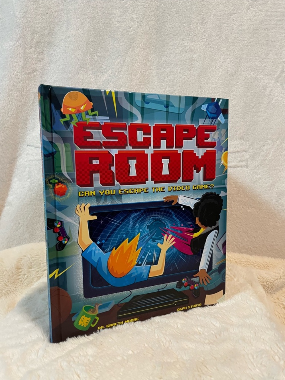 Usborne Escape Room, Can You Escape the Video Game Interactive Book